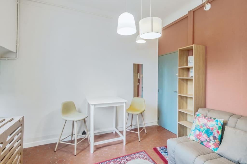Serenite - Appartement Climatise Au Calme - Wifi 亞維農 外观 照片